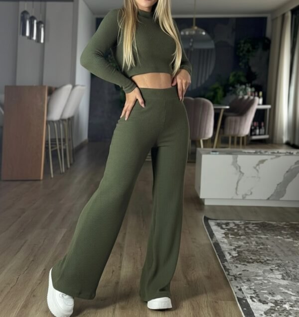 IMG_1026 Set essential